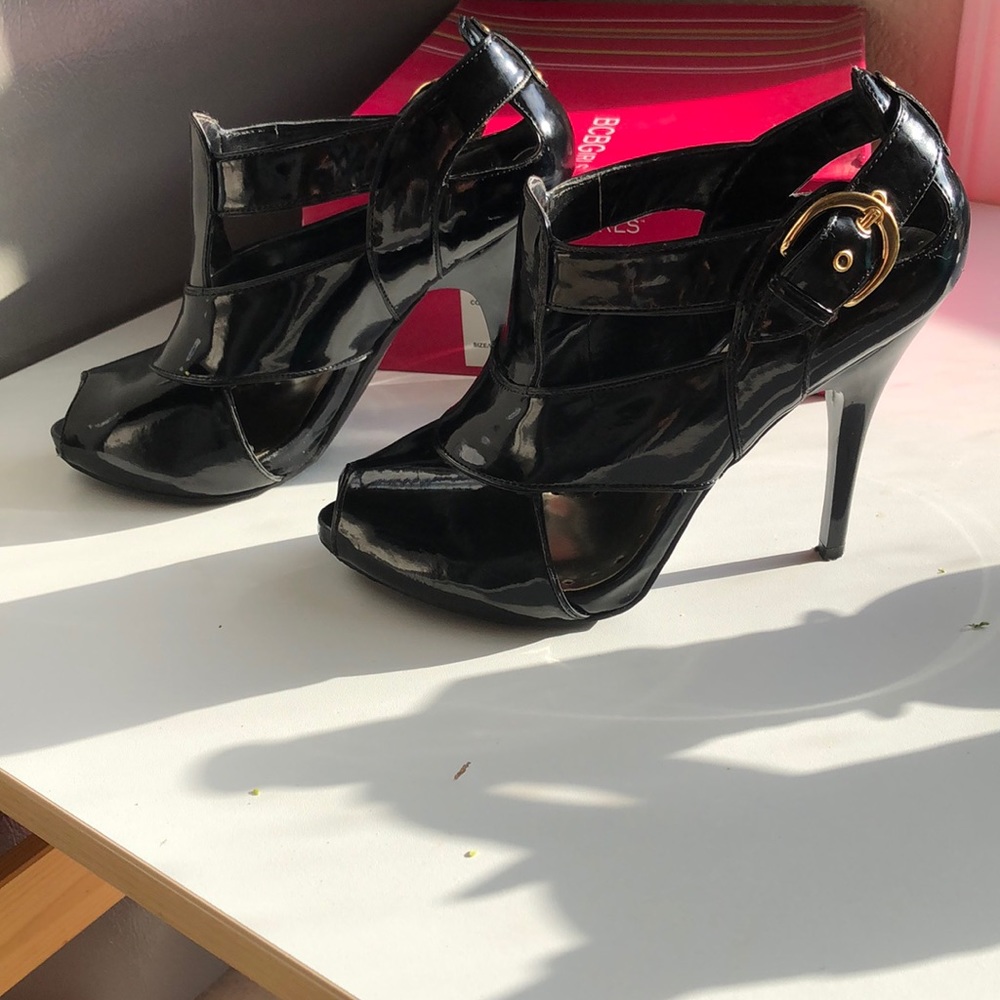 Black patent leather BCBG heels